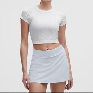 4-21 NWT Size 4 LULULEMON Swiftly Pointelle Cropped SS HDWWHerringbone Dot white